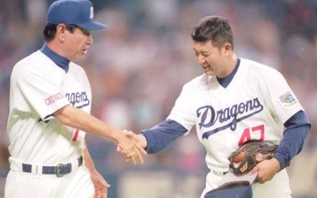 中日指揮官が「立っとけ！」　ベンチ横で直立不動…コーチから告げられた丸刈り指令