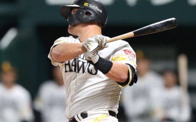 いよいよ本格覚醒か　快進撃続けるSB25歳＂ロマン砲＂が話題　「今年こそ頼むぞ！」