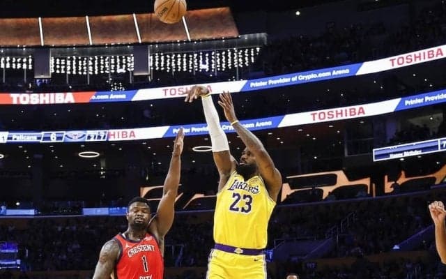 “生きる伝説”レブロン・ジェームズが新たな偉業！　レギュラーシーズンとPOの合計で史上初の通算5万得点到達