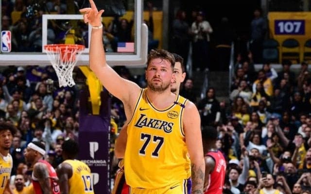 ドンチッチがレイカーズ史上4人目の快挙…1試合で30得点15アシスト以上を記録