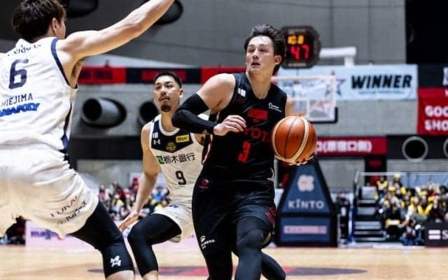 第4Qに10点差を逆転したアルバルク東京が上位対決を制す…宇都宮ブレックスは連勝ストップ