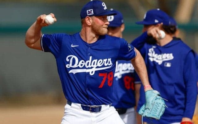 ド軍「故障者」相次ぐブルペン陣の“救世主”に抜擢　WS第4戦先発の右腕が「開幕ロースター」入りへ