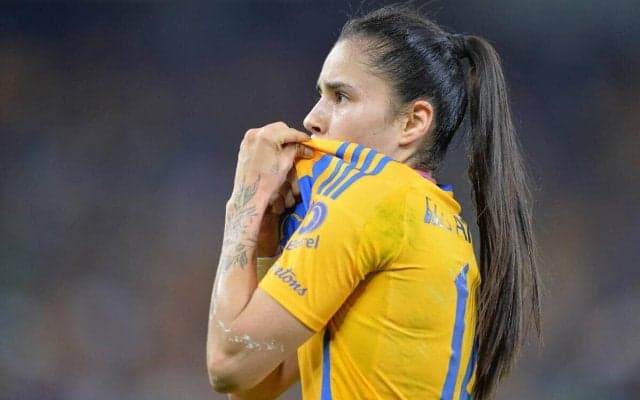 異次元の信じられない衝撃ゴール！ 2025年最高ゴールと呼び声高いじゃンピングスコーピオンシュート