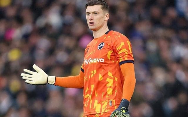 無謀なハイキックチャレンジでマテタを負傷させたミルウォールGKが6試合の出場停止処分に