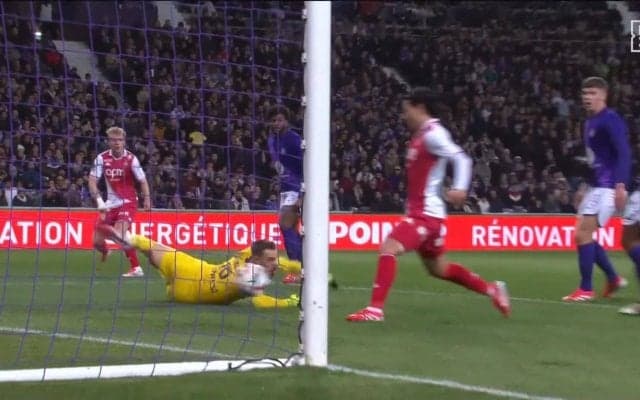 「彼は今本当に絶好調！」5戦4発の南野拓実に現地ファンから賛辞止まず「素晴らしい仕事」チャンスを狙い続けギリギリの飛び出しから鮮烈ゴールを決めた瞬間