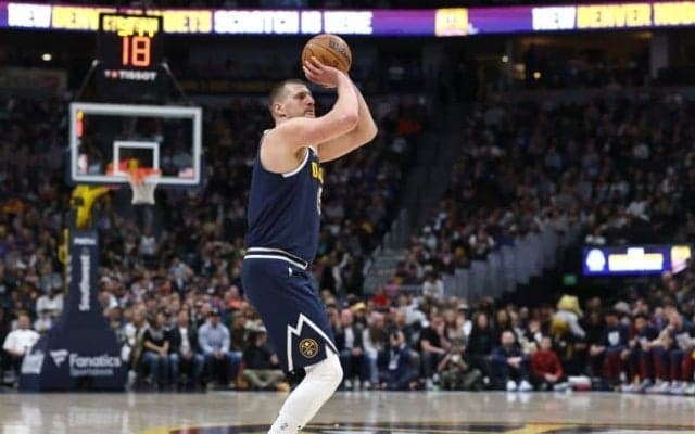 ヨキッチが史上初の”30-20-20″達成…ナゲッツはサンズとの激戦を制し2連勝