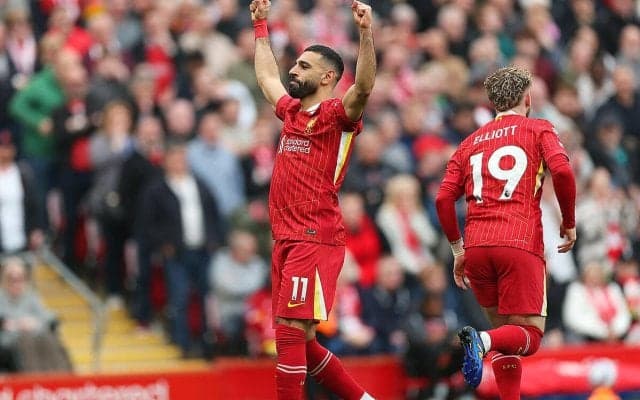 リバプールが日本人対決実現のセインツ戦で逆転勝利！　菅原由勢は前回対戦に続くPK献上に…【プレミアリーグ】