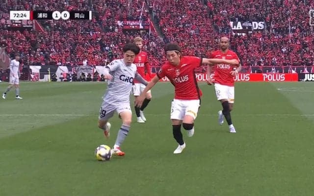 「点を取ってシーンとさせたかった」浦和守備陣を引き裂いた18歳「こんなドリブルも出来るん？」U20代表MFが切れ味抜群“高速ダブルタッチ”で衝撃の3人突破