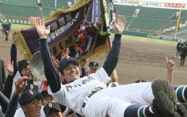 今は「止める時代」　選手と監督で選抜制覇の沖縄尚学監督が感じる変化