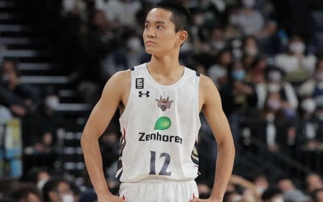 琉球ゴールデンキングス練習生の平良宗龍がアリーナショップ店員を兼務…「社会性を身につける経験」を希望