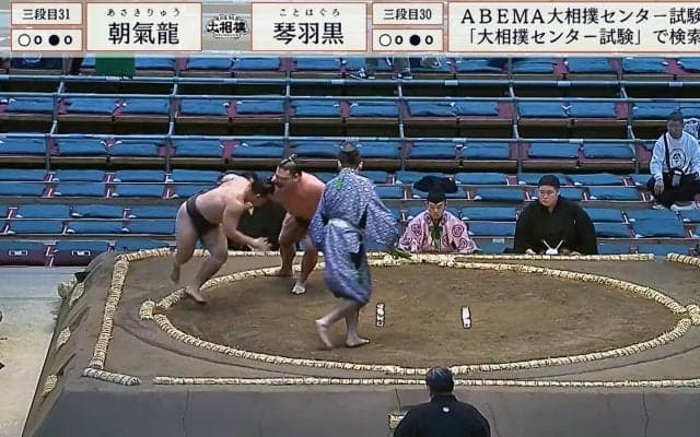 三段目で“あり得ない”逆転劇…幕内上位ばりの大歓声に沸く 「よく勝ったな」「えぐw」ファン大興奮