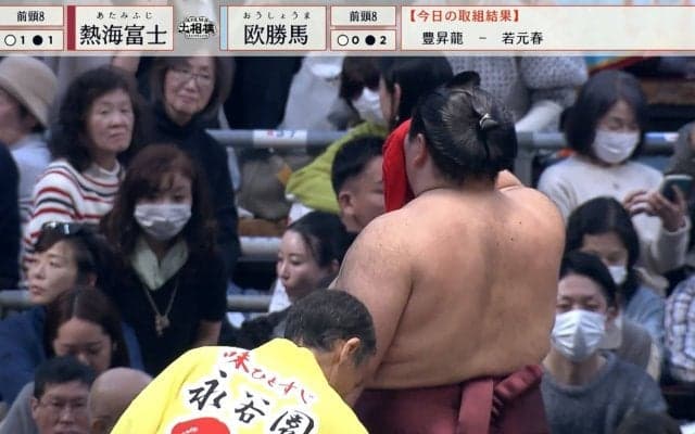 「気になって仕方ない」大相撲大阪中継に“大物女性芸人”が降臨 存在感たっぷりな姿に熱視線「ええお席で観てる」