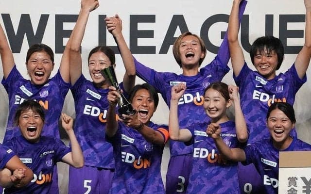 ｢自由すぎる女王の大祭典｣で記録更新も｢危ぶまれる｣存続、JFAの｢緊急措置｣の意味【数字が示す｢なでしこ｣と｢WEリーグ｣の大問題】(1)