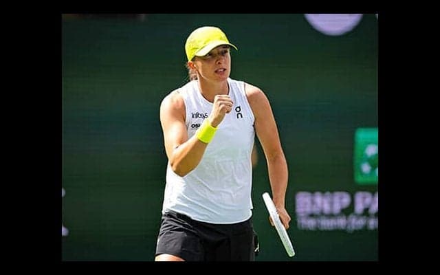  女王 わずか57分の圧勝で8強入り 