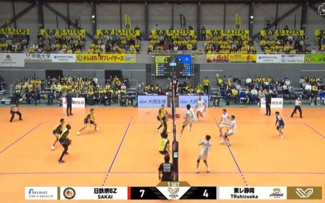 男子バレー、“ほぼハイキュー”な究極連携に騒然 “超マイナス”角度からのトスにドンピシャでズドン
