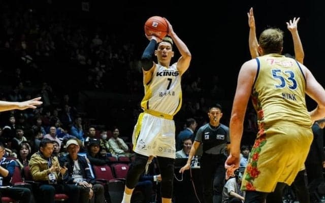 NBAで活躍したジェレミー・リンが岸本隆一を称賛「今後もずっと私たちの憧れの選手で」…試合後の行動に感銘