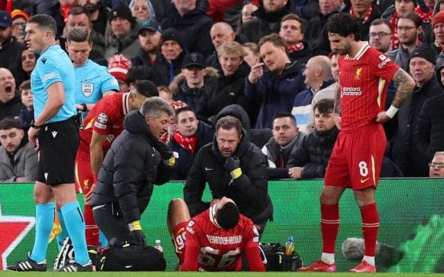 アレクサンダー＝アーノルドが右足首を負傷、カラバオカップ決勝ニューカッスル戦を欠場か