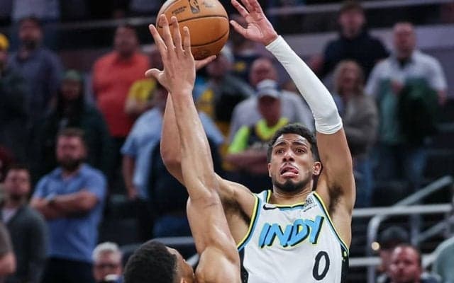 バックス戦で値千金の4Pプレーを決めたハリバートン「僕を信頼してくれた仲間たちに感謝」