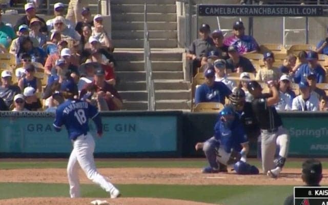 「すごい球だ」山本由伸、曲がって急落する“謎の変化球”が「エグい」「なんやこの魔球」 “膝つき三振”で崩れ落ちる…ファン騒然