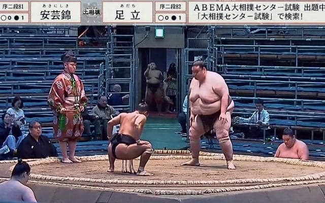 “ムキムキ”小兵力士、衝撃パワーで200キロの超巨漢を豪快に寄り切り「すごい絵面」