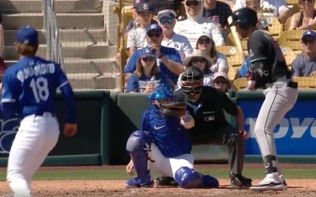 なんだこれは…？ 山本由伸に「手も足もでない」 完璧投球で翻弄→打者が唖然と立ち尽くす「これはエース」「カッコいい」