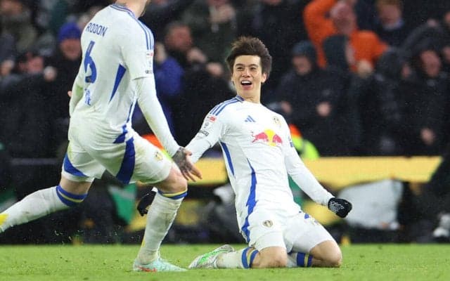 「素晴らしいゴール」「愛してるぞタナカ」田中碧が強烈な一撃！ ミドル突き刺し今季4点目「ファンに愛されてる」