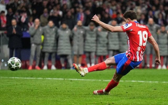 UEFAが物議醸したアルバレスのPK失敗に公式声明…現行ルールでは失敗もFIFAやIFABと協議へ「ルールを見直す必要があるかどうかを決定する予定」