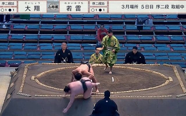 18歳の“美スタイル”力士が「脚長い」「腰重い」と話題 初々しい“うっかり”ミスに「どこ行くねん」ツッコミも