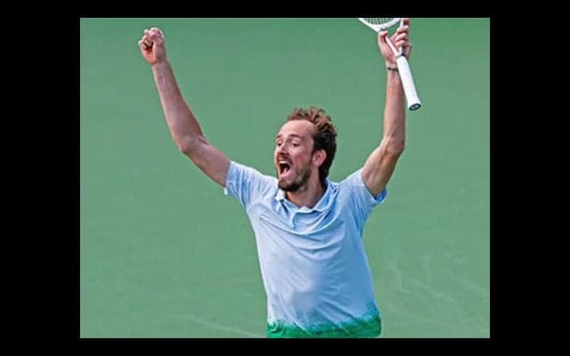  激レア！喜ばない男、勝利に喜び爆発 