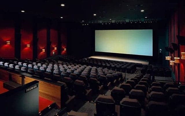 A東京がユナイテッドシネマ豊洲でパブリックビューイング実施…映画館の大画面で臨場感あふれる試合観戦