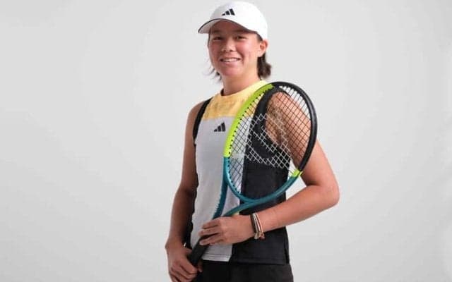 小池愛菜（えな）選手とダンロップテニス用品使用契約締結～ダンロップ NEW「SX300 TOUR」使用！～