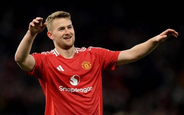 オランダ代表が候補25名から入れ替え！ アケ＆デ・フライがケガで外れ、デ・リフトを招集【UNL】