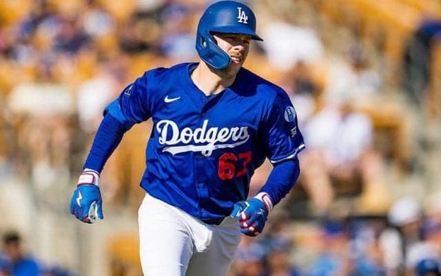 来日中にまさかの通告…ド軍27歳捕手がマイナーキャンプへ、東京ロースター入りも悲劇