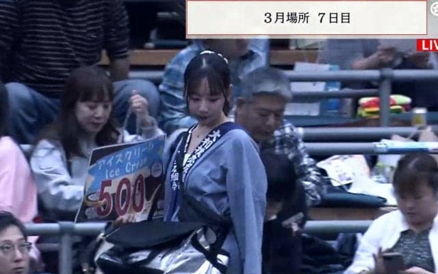 「誰、この美人」「お姉さん可愛い」大相撲中継に柏木由紀…？ 大阪名物アイスの売り子さんに「似てる」ファン熱視線