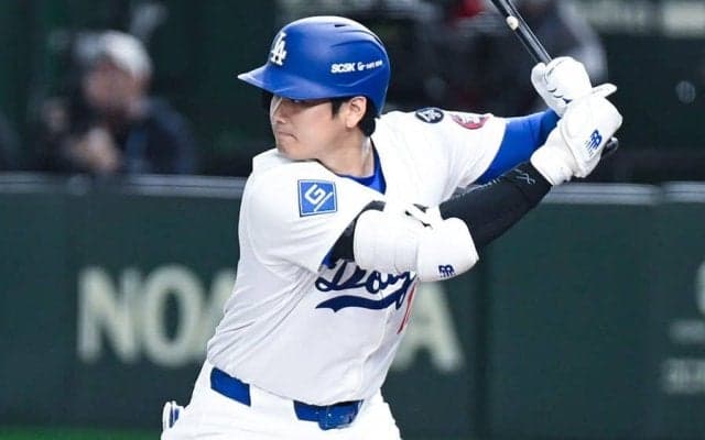 大谷翔平、第1打席は四球で出塁　ファウルに東京D大歓声…盗塁機会なく二塁でアウトに