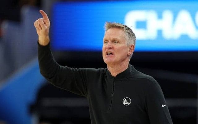 ウォリアーズのスティーブ・カーHCがレギュラーシーズン通算勝利数で球団歴代1位タイに