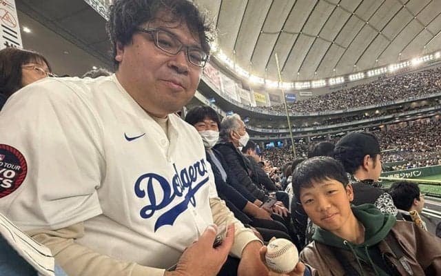 ド軍戦でHRボールキャッチ→直後に少年へ　“善行”の男性「僕が持っているよりいい」