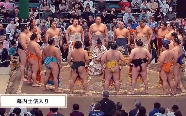 「阪神は関係ないやろw」「なんで阪神？」大相撲ご当地ファンの“独特”すぎる応援スタイルにツッコミ殺到「どんだけ好きなん？w」