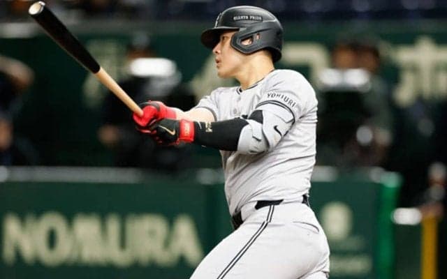 岡本和真は「注目に値する選手」　157km撃ち二塁打、カブス監督も感服「いいスイング」