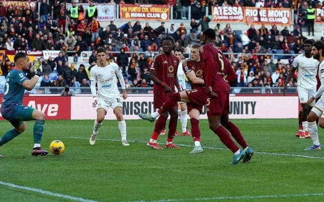 ローマがEL敗退払拭の6連勝でセリエA13戦無敗！　ドフビクがリーグ二桁ゴールに到達【セリエA】