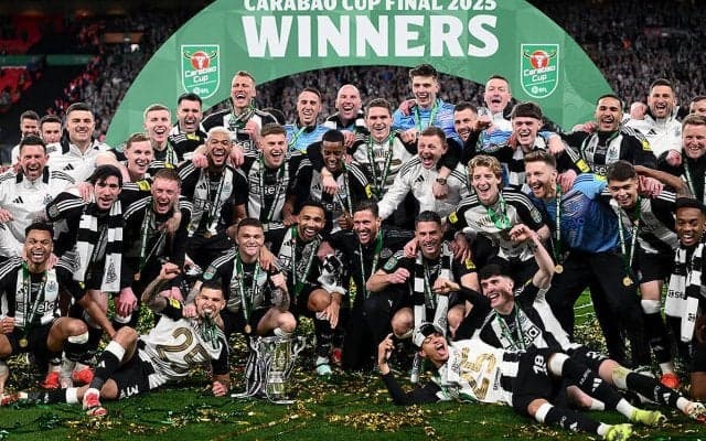 ニューカッスルが悲願のカラバオカップ初優勝！　連覇逃したリバプールはCLに続き1週間で2つ目のタイトル逸に…【EFLカップ】