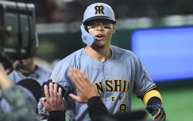 佐藤輝明は「かなりの評価」…進化を示す衝撃弾　専門家が指摘した昨年との“違い”