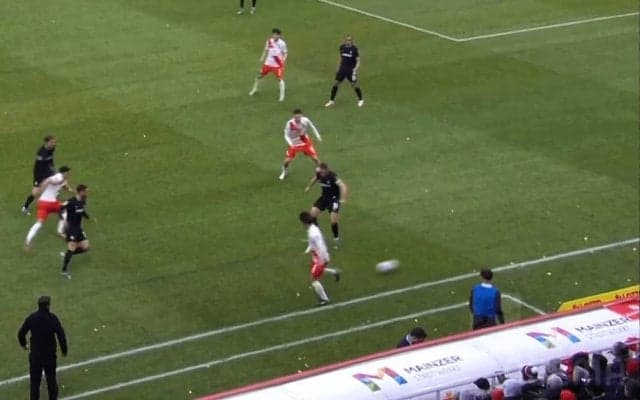 驚愕！ 佐野海舟の“絶品すぎるフリック”が「うっま」「何だそのパス」「やばいな」「そんなこともできるのか」おしゃれタッチにファン大興奮