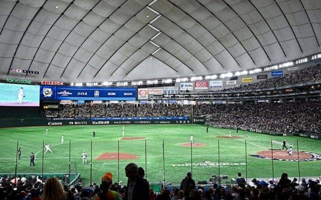 日本のホットドッグに困惑「わからないな…」　明白な“文化の壁”、東京Dで起きた珍事