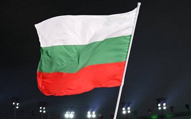 キックオフ前に1分間の黙祷、しかし存命であることが発覚し試合終了前に謝罪「誤った情報を受け取った」