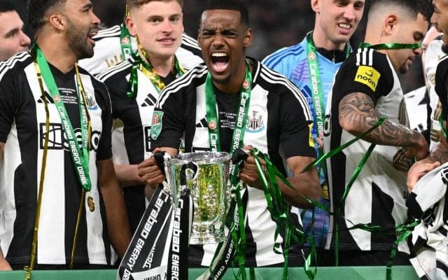 ついにタイトル獲得のニューカッスル、ビッグクラブから関心のFWイサクは売却拒否の方針で決定か