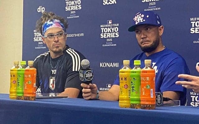 ド軍キケが“まさかのユニ”で会見「サッカー日本代表を目指すよ」　練習でも着用