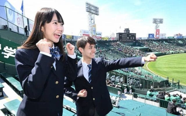 「選手も応戦席もキラキラ」　センバツ応援キャラクター2人が観戦