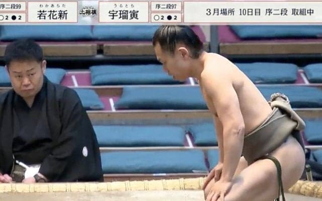 「おいおい…」「ぶん投げたぞ！」角界最軽量力士、“意外な怪力”っぷりにどよめき「底が知れない」拍手喝采