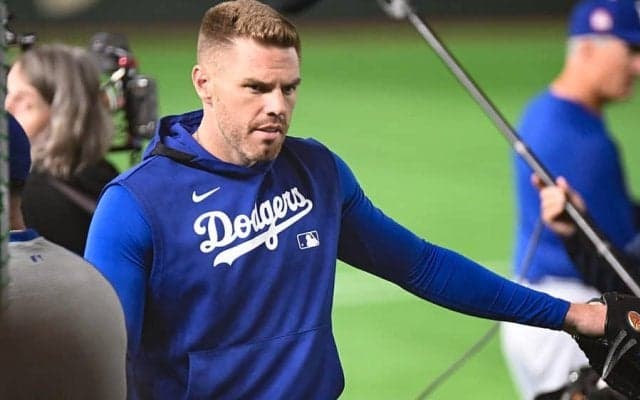 フリーマン、急きょスタメン外れる　練習でアクシデントか…試合前セレモニーにも姿なし